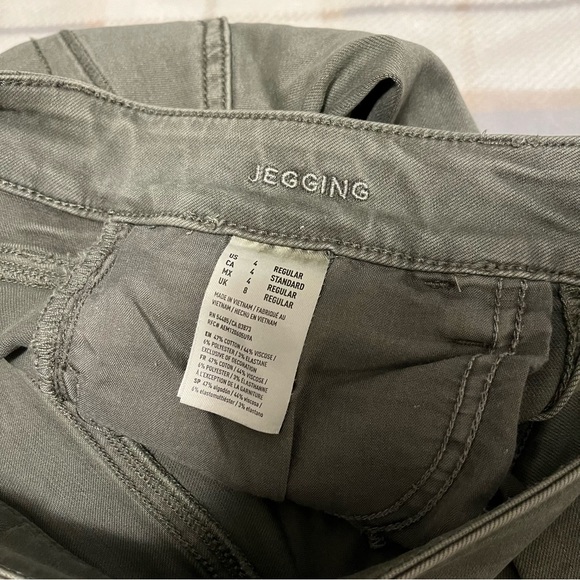 American Eagle Olive Green Mid Rise Ripped Jeggings Size 4 - Picture 6 of 7